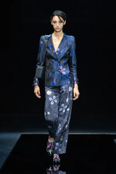 Look 10